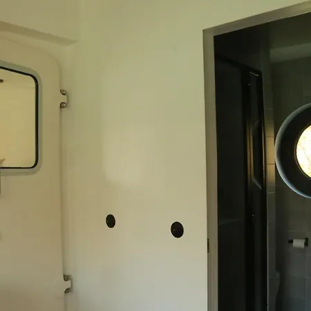 Tres Cosy - Independant Dans Peniche - Paris 16 Puteaux